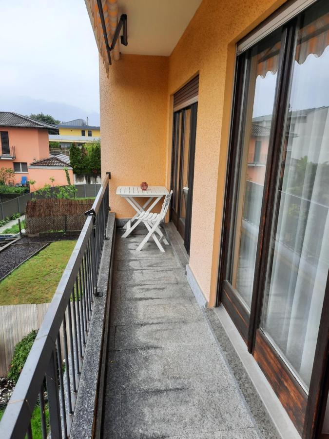 Camera Privata Con Balcone Giardino E Piscina Gordola Exterior foto