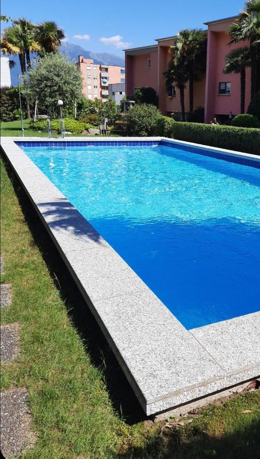 Camera Privata Con Balcone Giardino E Piscina Gordola Exterior foto